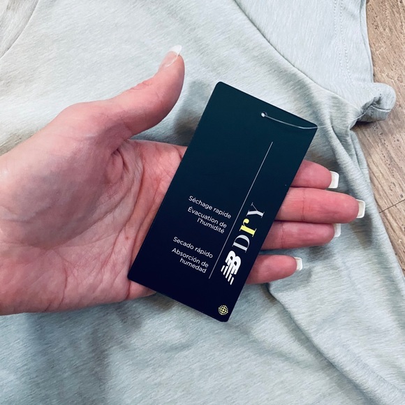 🤩New Balance Tee💪🏻 - Picture 6 of 7